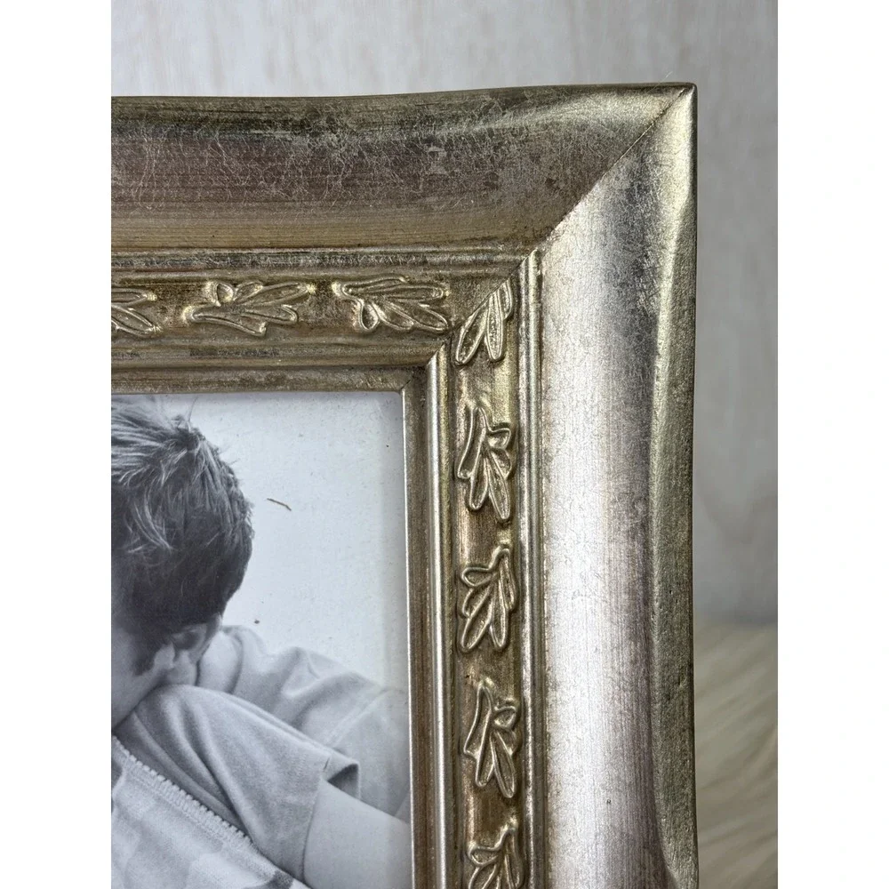 Green Tree Gallery Picture Frame 5x7 Distressed Gold Ornate Leaf Baroque Decor